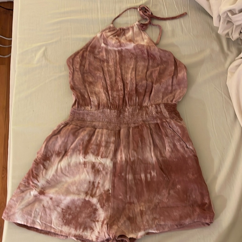 Beautiful pale pink short jumpsuit woman medium